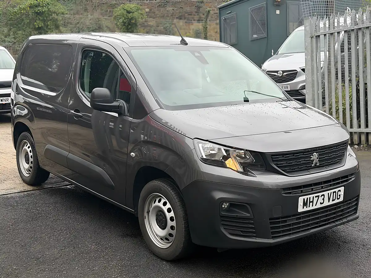 Used 2024 Peugeot Partner Professional Premium Grey - Interior and Exterior details 10