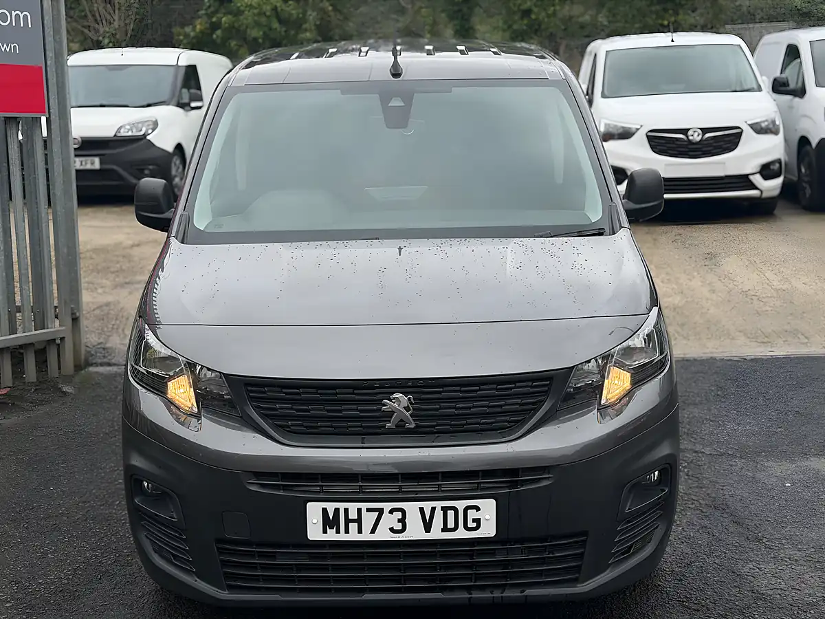 Used 2024 Peugeot Partner Professional Premium Grey - Interior and Exterior details 11