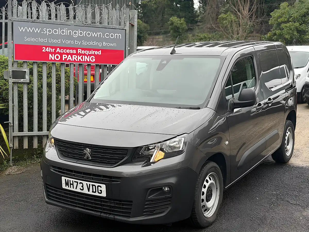 Used 2024 Peugeot Partner Professional Premium Grey - Interior and Exterior details 12