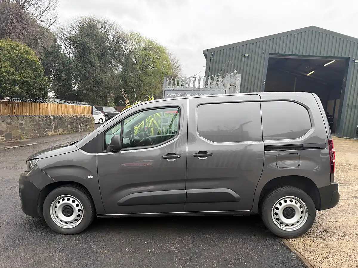 Used 2024 Peugeot Partner Professional Premium Grey - Interior and Exterior details 13