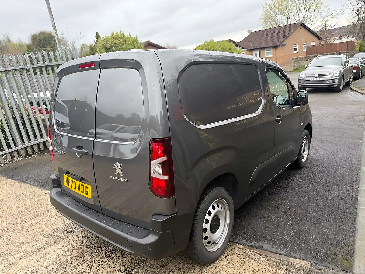 Used 2024 Peugeot Partner Professional Premium Grey - Interior and Exterior details 18