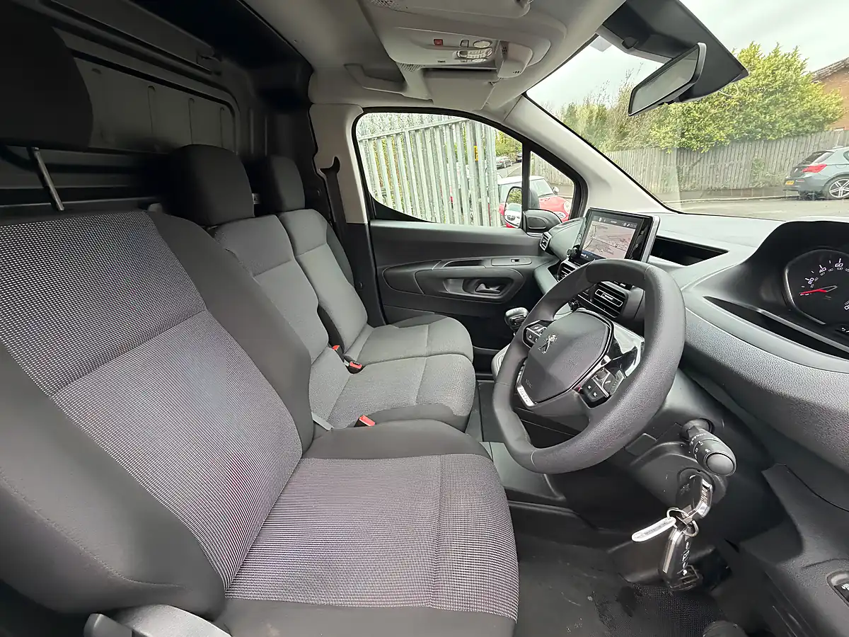 Used 2024 Peugeot Partner Professional Premium Grey - Interior and Exterior details 19