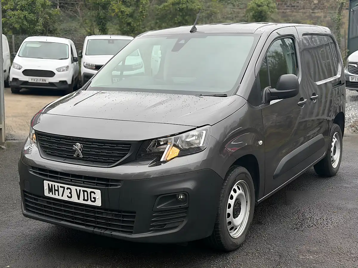 Used 2024 Peugeot Partner Professional Premium Grey - Interior and Exterior details 3