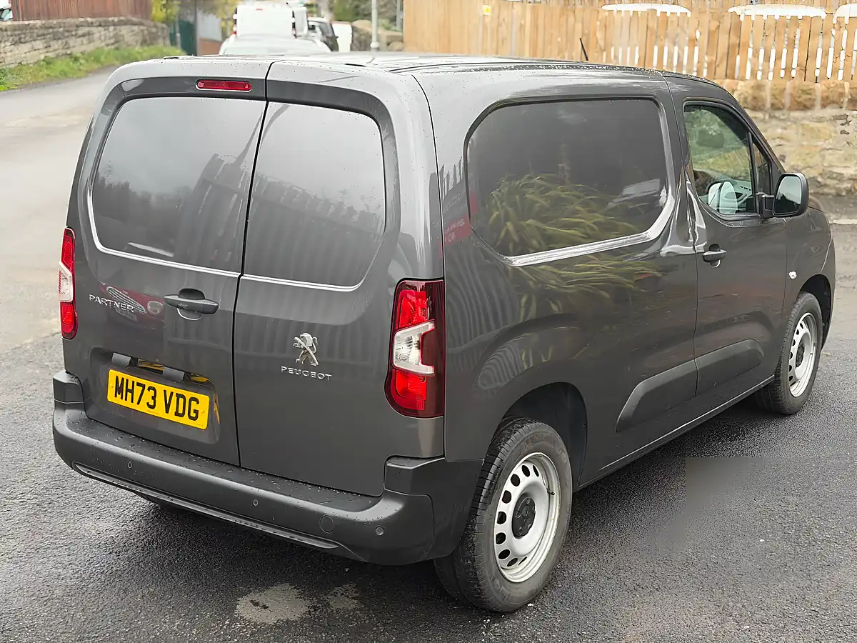 Used 2024 Peugeot Partner Professional Premium Grey - Interior and Exterior details 4