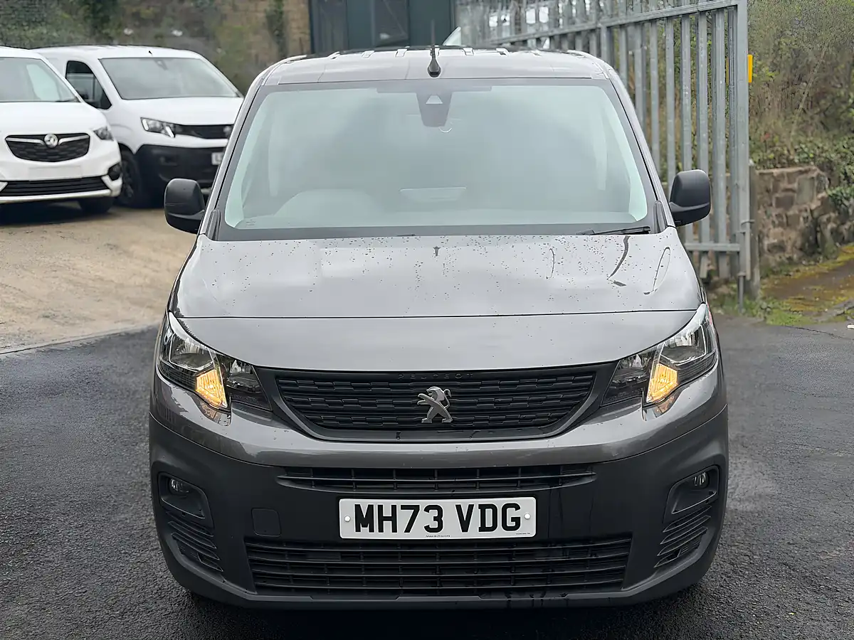 Used 2024 Peugeot Partner Professional Premium Grey - Interior and Exterior details 9