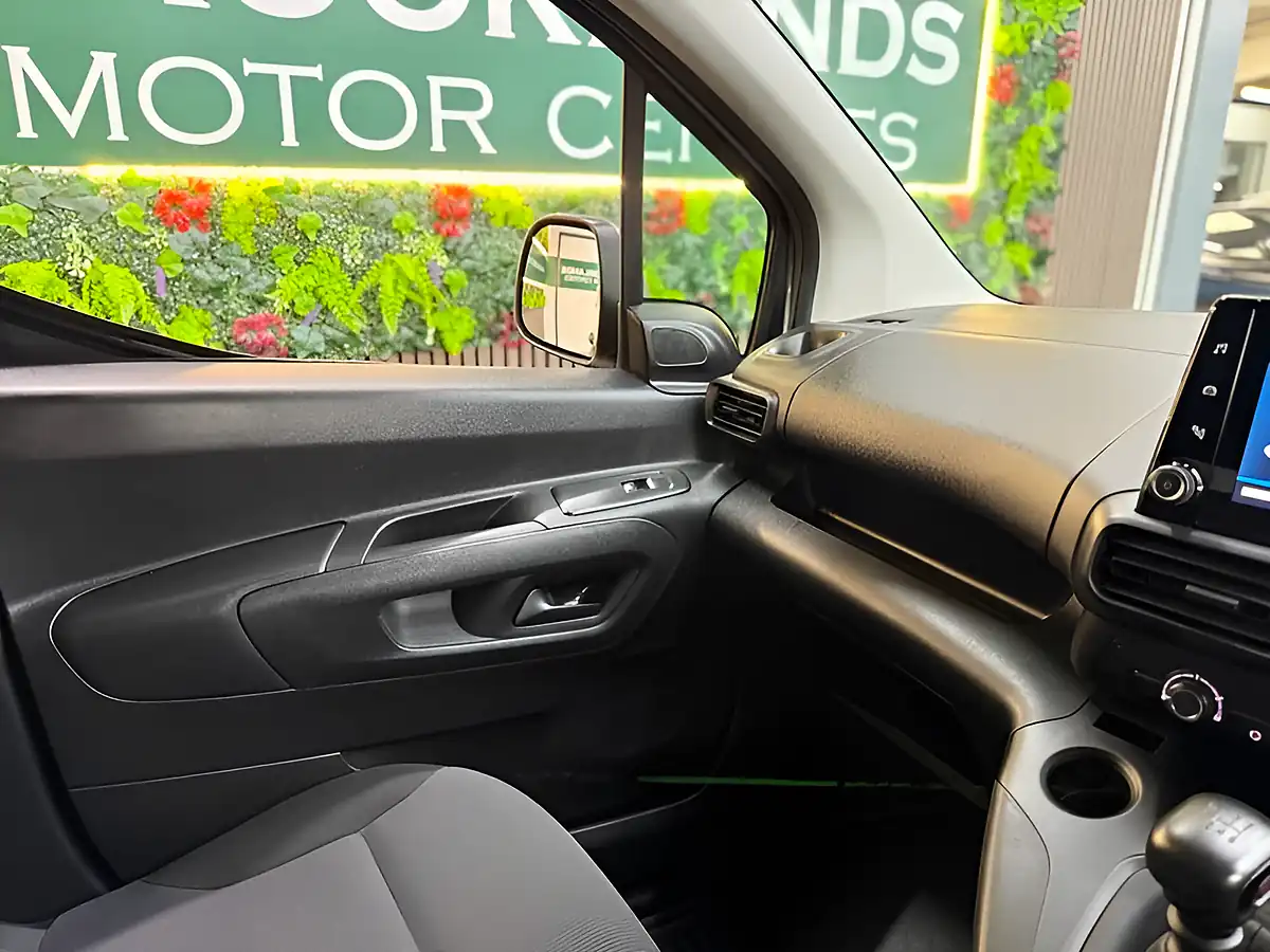 Used 2024 Peugeot Partner Professional Premium Plus L1 White - Interior and Exterior details 13