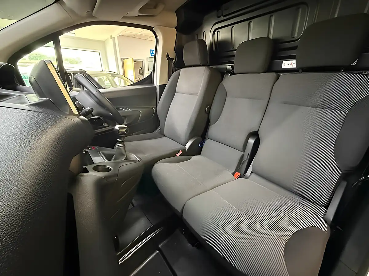 Used 2024 Peugeot Partner Professional Premium Plus L1 White - Interior and Exterior details 14