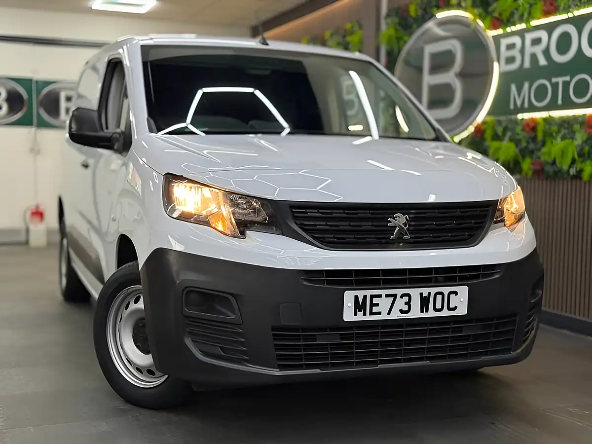Used 2024 Peugeot Partner Professional Premium Plus L1 White - Interior and Exterior details 3