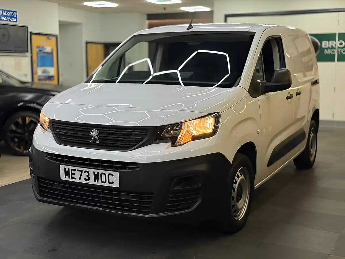 Used 2024 Peugeot Partner Professional Premium Plus L1 White - Interior and Exterior details 6