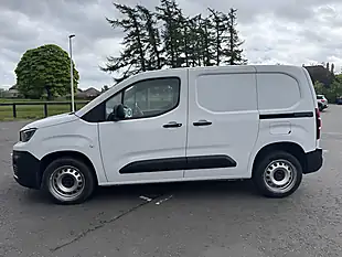 Used 2024 Peugeot Partner Professional Premium + White - Interior and Exterior details 4