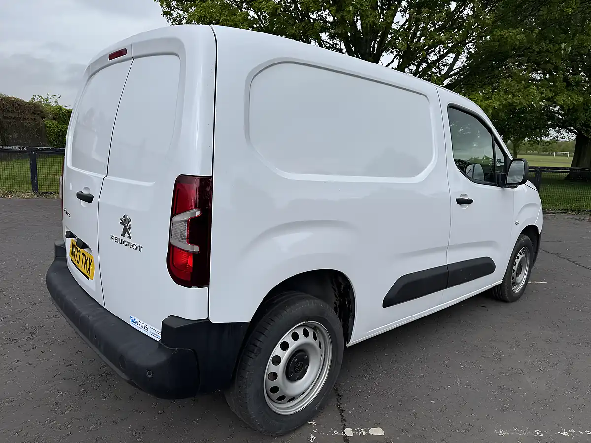 Used 2024 Peugeot Partner Professional Premium + White - Interior and Exterior details 8
