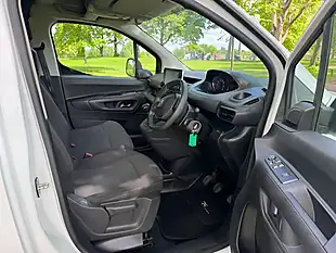 Used 2024 Peugeot Partner Professional Premium White - Interior and Exterior details 10