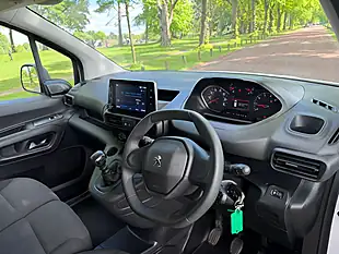 Used 2024 Peugeot Partner Professional Premium White - Interior and Exterior details 12