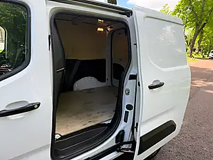 Used 2024 Peugeot Partner Professional Premium White - Interior and Exterior details 13