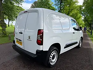 Used 2024 Peugeot Partner Professional Premium White - Interior and Exterior details 3