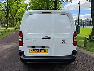 Used 2024 Peugeot Partner Professional Premium White - Interior and Exterior details 4