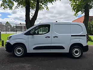 Used 2024 Peugeot Partner Professional Premium White - Interior and Exterior details 6