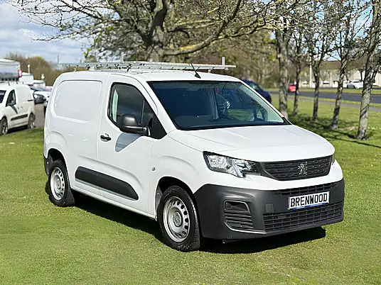 2024 Peugeot Partner Professional Premium BlueHDi