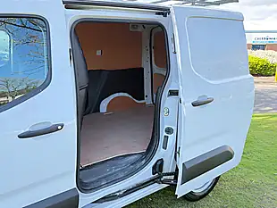 Used 2024 Peugeot Partner Professional Premium White - Interior and Exterior details 13