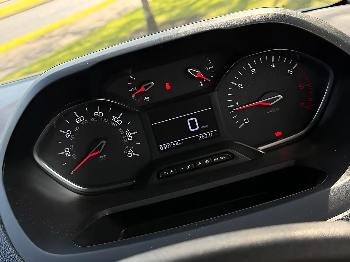 Used 2024 Peugeot Partner Professional Premium White - Interior and Exterior details 18