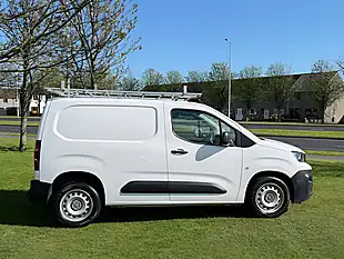Used 2024 Peugeot Partner Professional Premium White - Interior and Exterior details 6