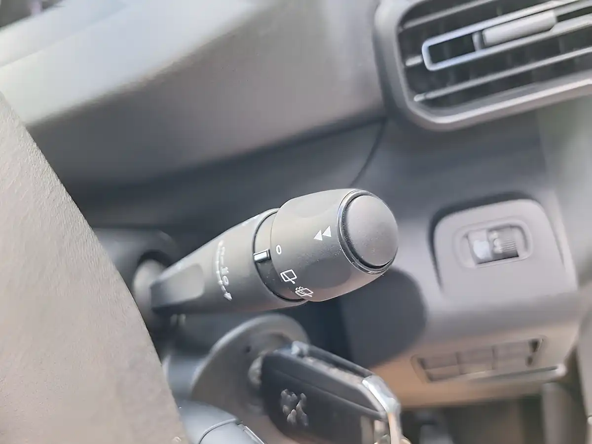 Used 2024 Peugeot Partner Professional Premium White - Interior and Exterior details 19