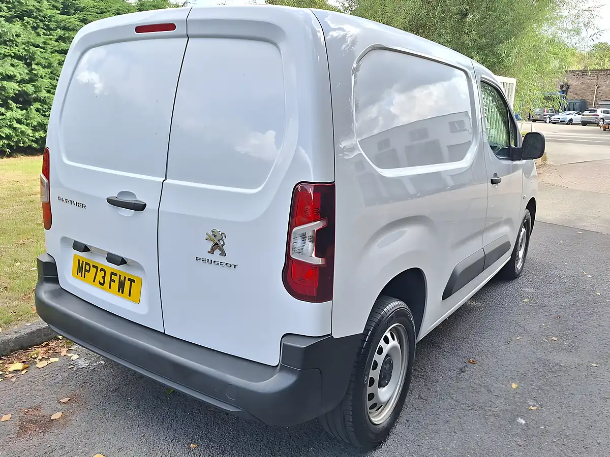 Used 2024 Peugeot Partner Professional Premium White - Interior and Exterior details 2