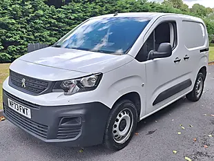 Used 2024 Peugeot Partner Professional Premium White - Interior and Exterior details 4
