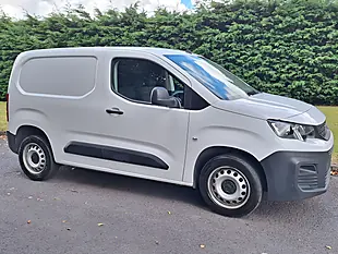 Used 2024 Peugeot Partner Professional Premium White - Interior and Exterior details 7