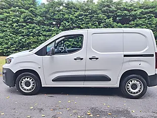 Used 2024 Peugeot Partner Professional Premium White - Interior and Exterior details 8