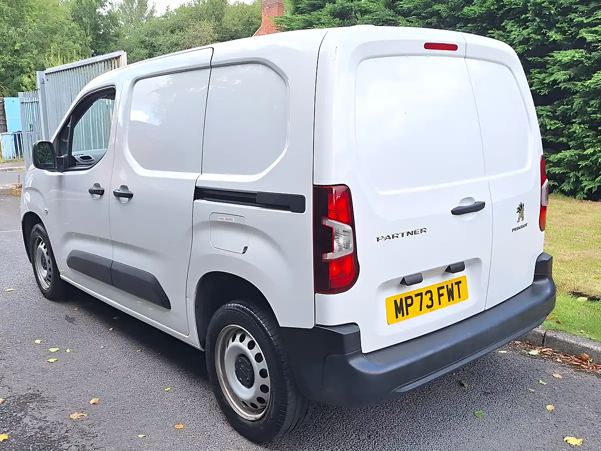 Used 2024 Peugeot Partner Professional Premium White - Interior and Exterior details 9