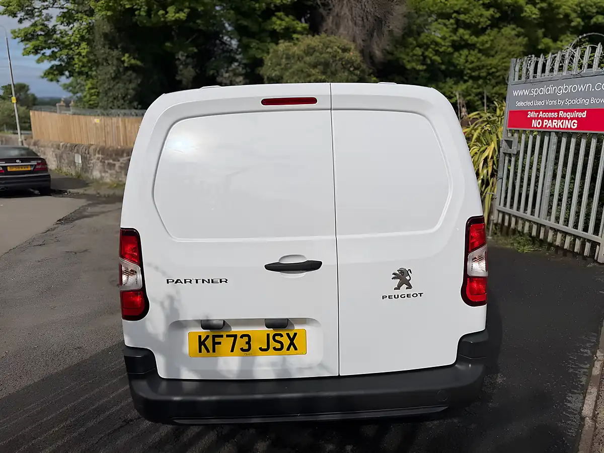 Used 2024 Peugeot Partner Professional Premium White - Interior and Exterior details 10