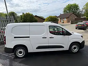 Used 2024 Peugeot Partner Professional Premium White - Interior and Exterior details 12