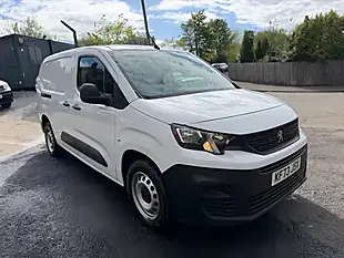Used 2024 Peugeot Partner Professional Premium White - Interior and Exterior details 15