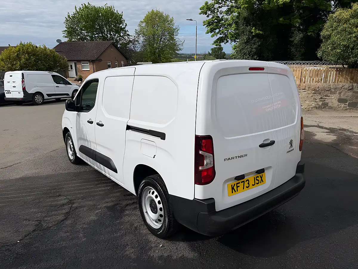 Used 2024 Peugeot Partner Professional Premium White - Interior and Exterior details 2