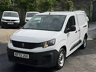 Used 2024 Peugeot Partner Professional Premium White - Interior and Exterior details 3