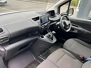 Used 2024 Peugeot Partner Professional Premium White - Interior and Exterior details 13