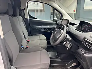 Used 2024 Peugeot Partner Professional Premium White - Interior and Exterior details 14