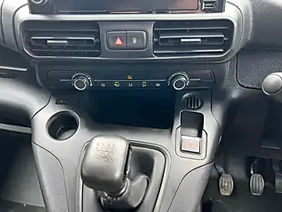 Used 2024 Peugeot Partner Professional Premium White - Interior and Exterior details 17