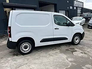 Used 2024 Peugeot Partner Professional Premium White - Interior and Exterior details 3