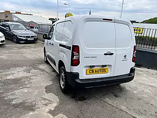 Used 2024 Peugeot Partner Professional Premium White - Interior and Exterior details 6