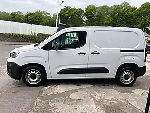 Used 2024 Peugeot Partner Professional Premium White - Interior and Exterior details 7