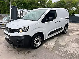 Used 2024 Peugeot Partner Professional Premium White - Interior and Exterior details 8