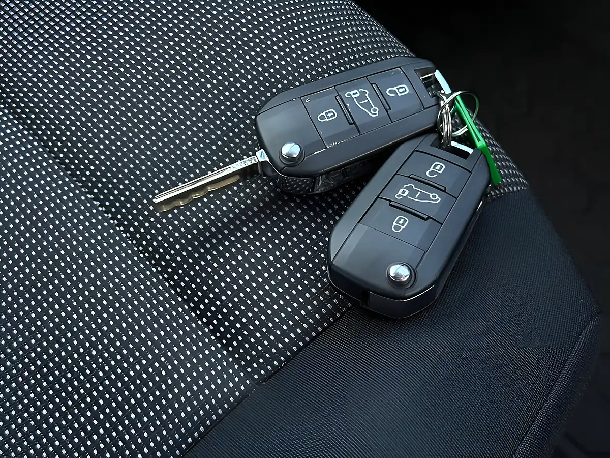 Used 2024 Peugeot Partner Professional Standard Grey - Interior and Exterior details 20