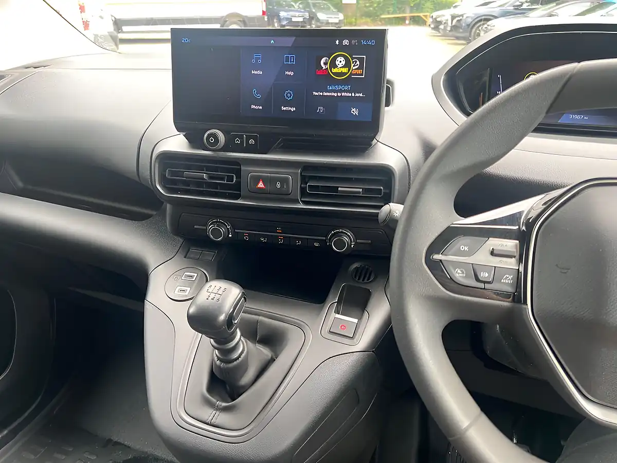 Used 2024 Peugeot Partner Professional Standard Ice White - Interior and Exterior details 15