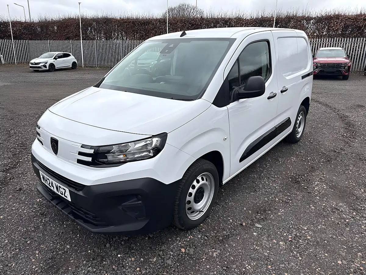 Used 2024 Peugeot Partner Professional Standard White - Interior and Exterior details 3