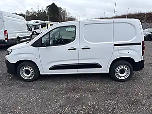 Used 2024 Peugeot Partner Professional Standard White - Interior and Exterior details 4