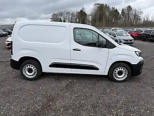 Used 2024 Peugeot Partner Professional Standard White - Interior and Exterior details 8