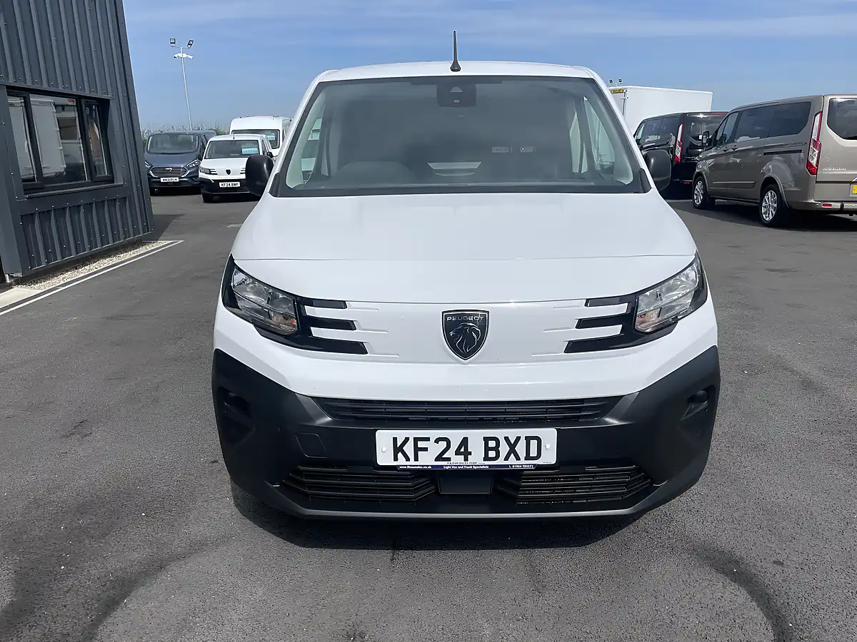 Used 2024 Peugeot Partner Professional Swb White - Interior and Exterior details 3