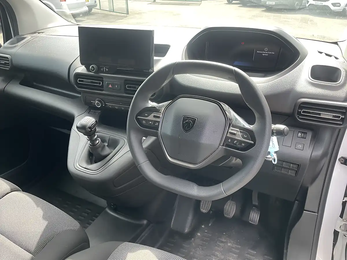 Used 2024 Peugeot Partner Professional Swb White - Interior and Exterior details 4
